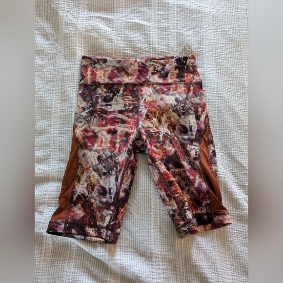 Lululemon Everlux & Mesh High Rise Short 10" - Picture 2 of 5